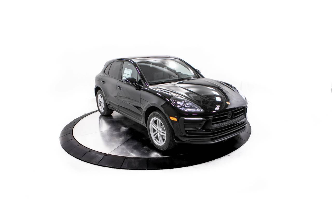 Thumbnail: 2026 Porsche Macan - 19