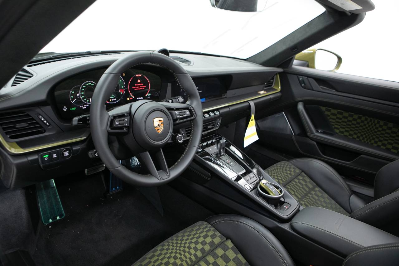 Thumbnail: 2026 Porsche 911 - 4