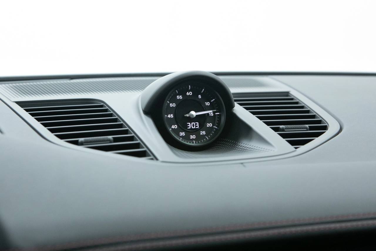 Thumbnail: 2026 Porsche Panamera - 30