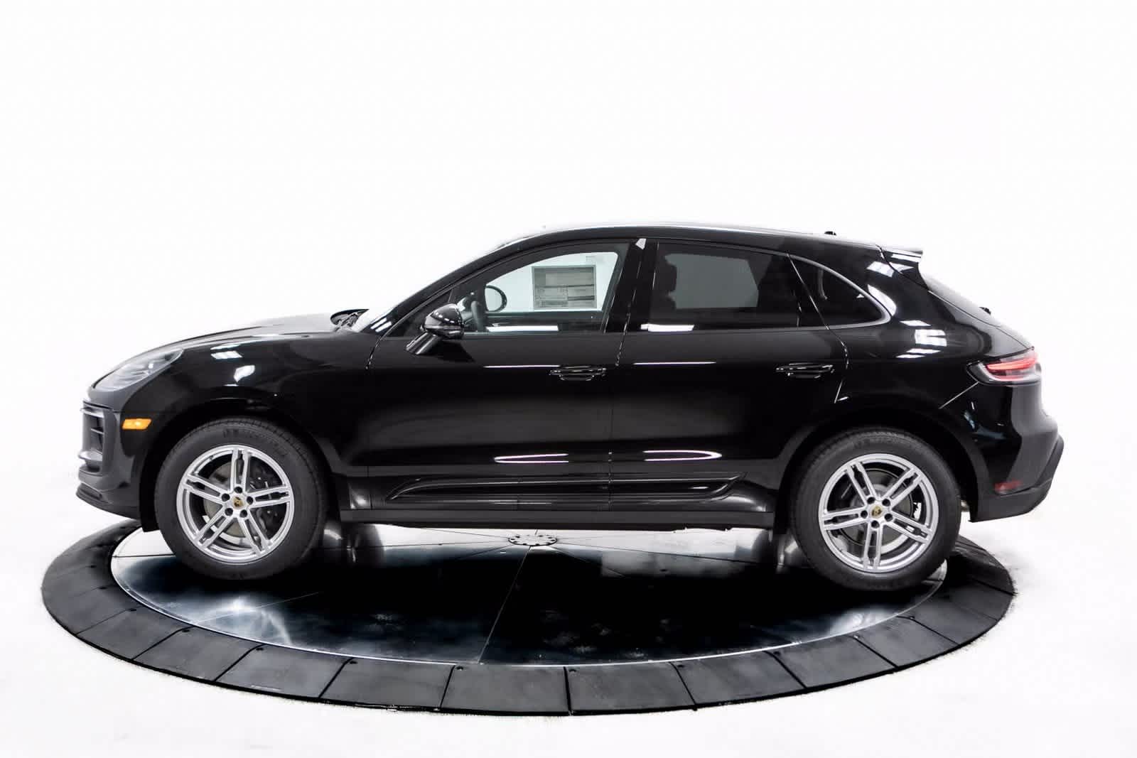 Thumbnail: 2025 Porsche Macan - 2