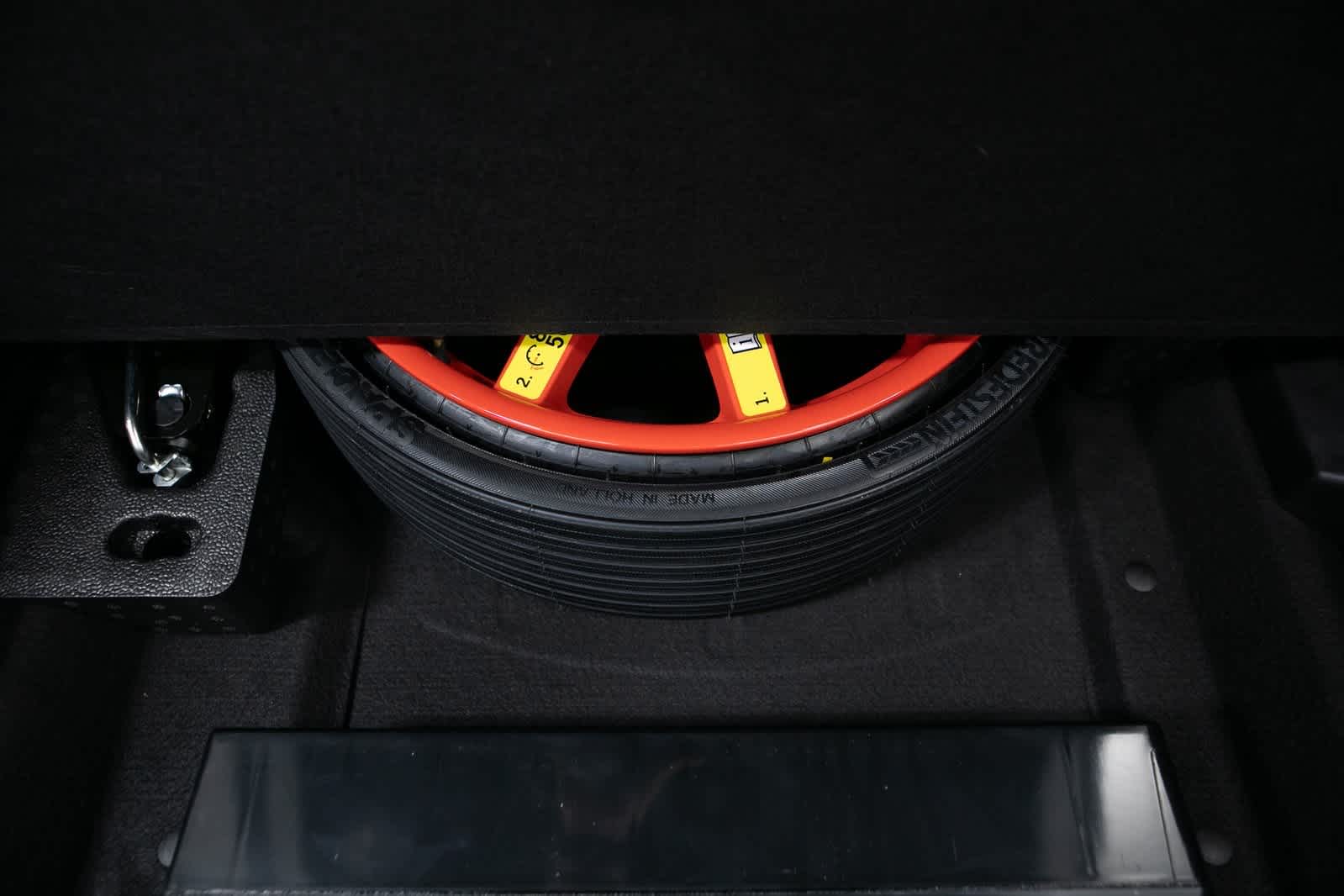 Thumbnail: 2025 Porsche Macan - 32