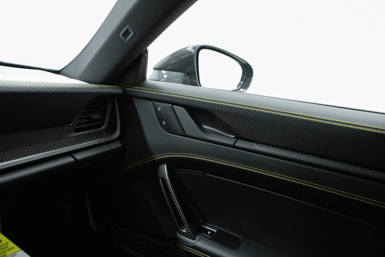 Thumbnail: 2026 Porsche 911 - 31