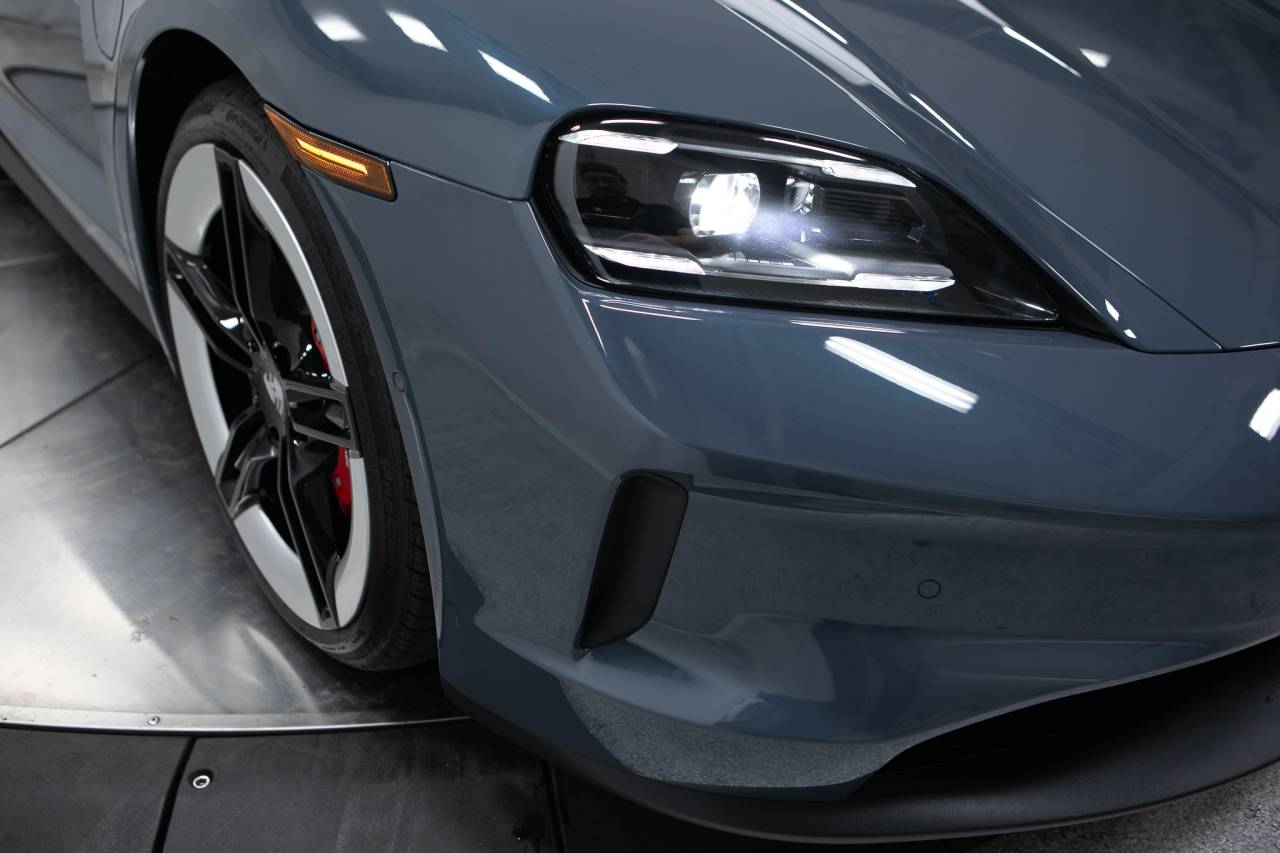 Thumbnail: 2026 Porsche Taycan - 12