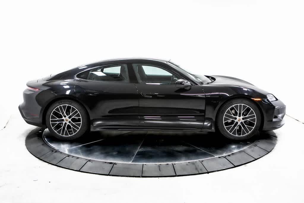 Thumbnail: 2025 Porsche Taycan - 8