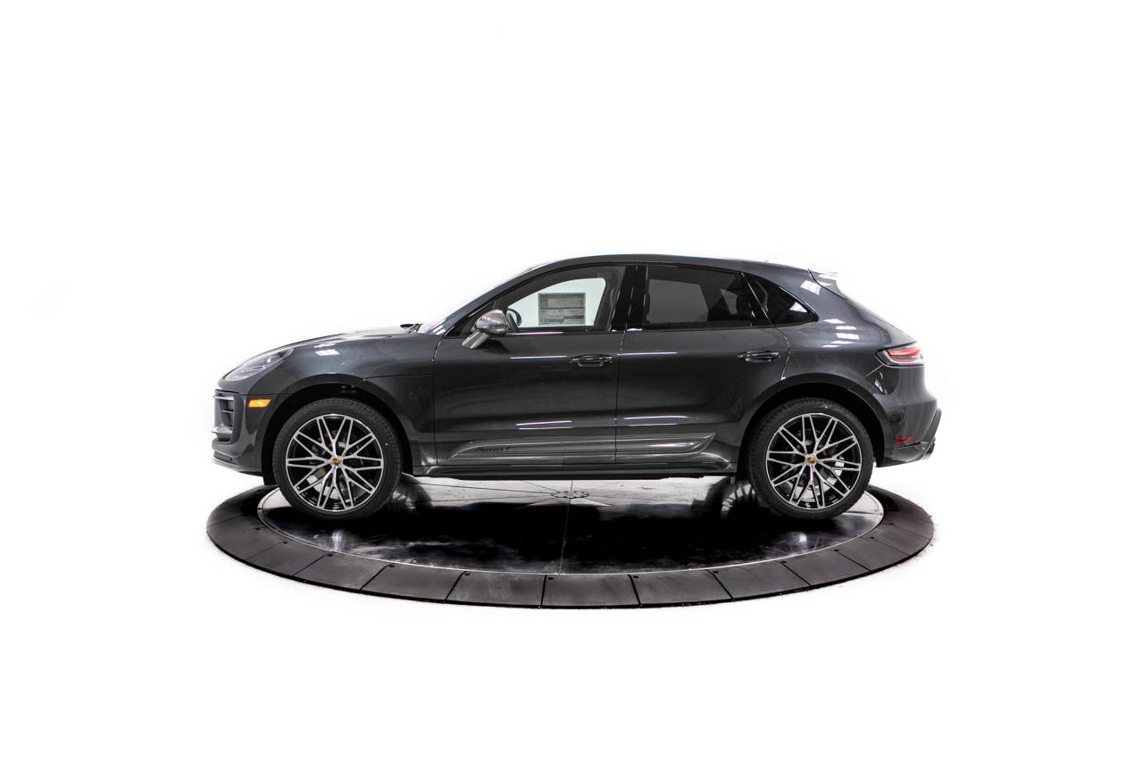 Thumbnail: 2026 Porsche Macan - 2