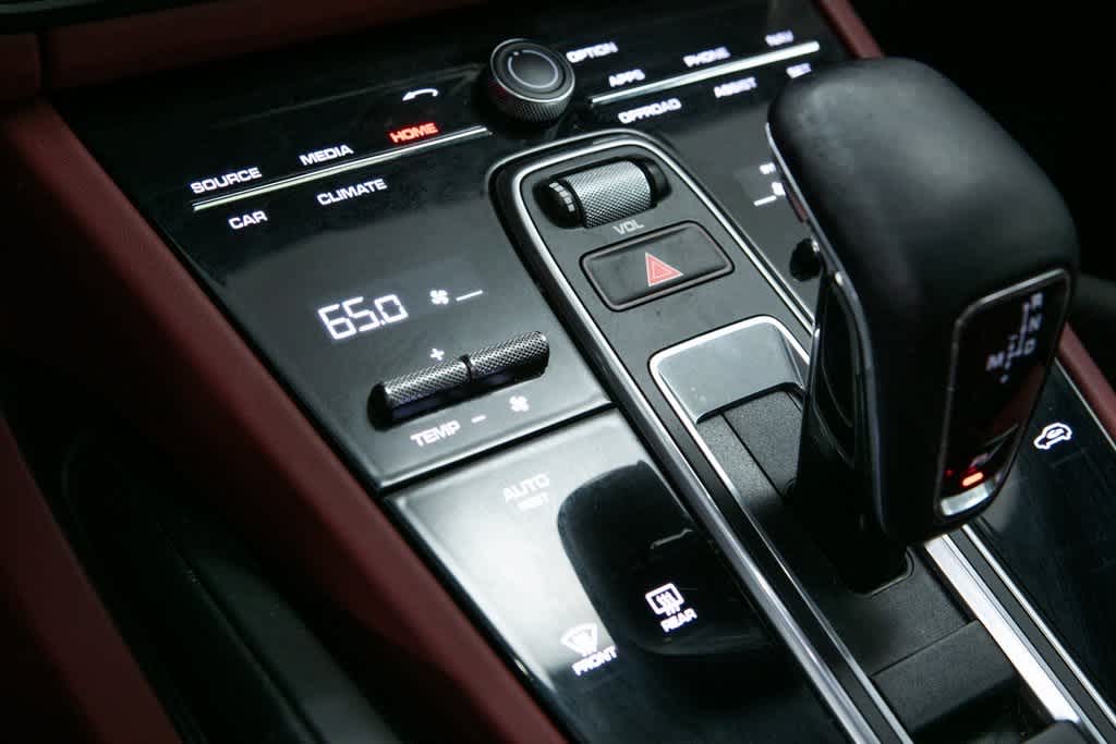 Thumbnail: 2022 Porsche Cayenne - 29