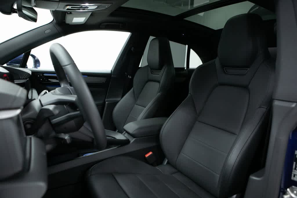 Thumbnail: 2025 Porsche Macan - 5
