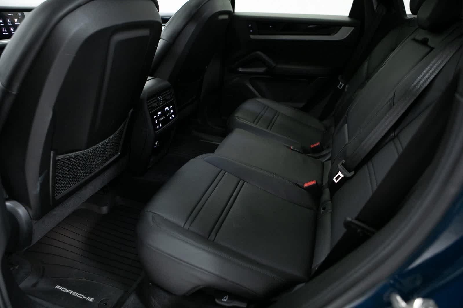 Thumbnail: 2024 Porsche Cayenne - 29