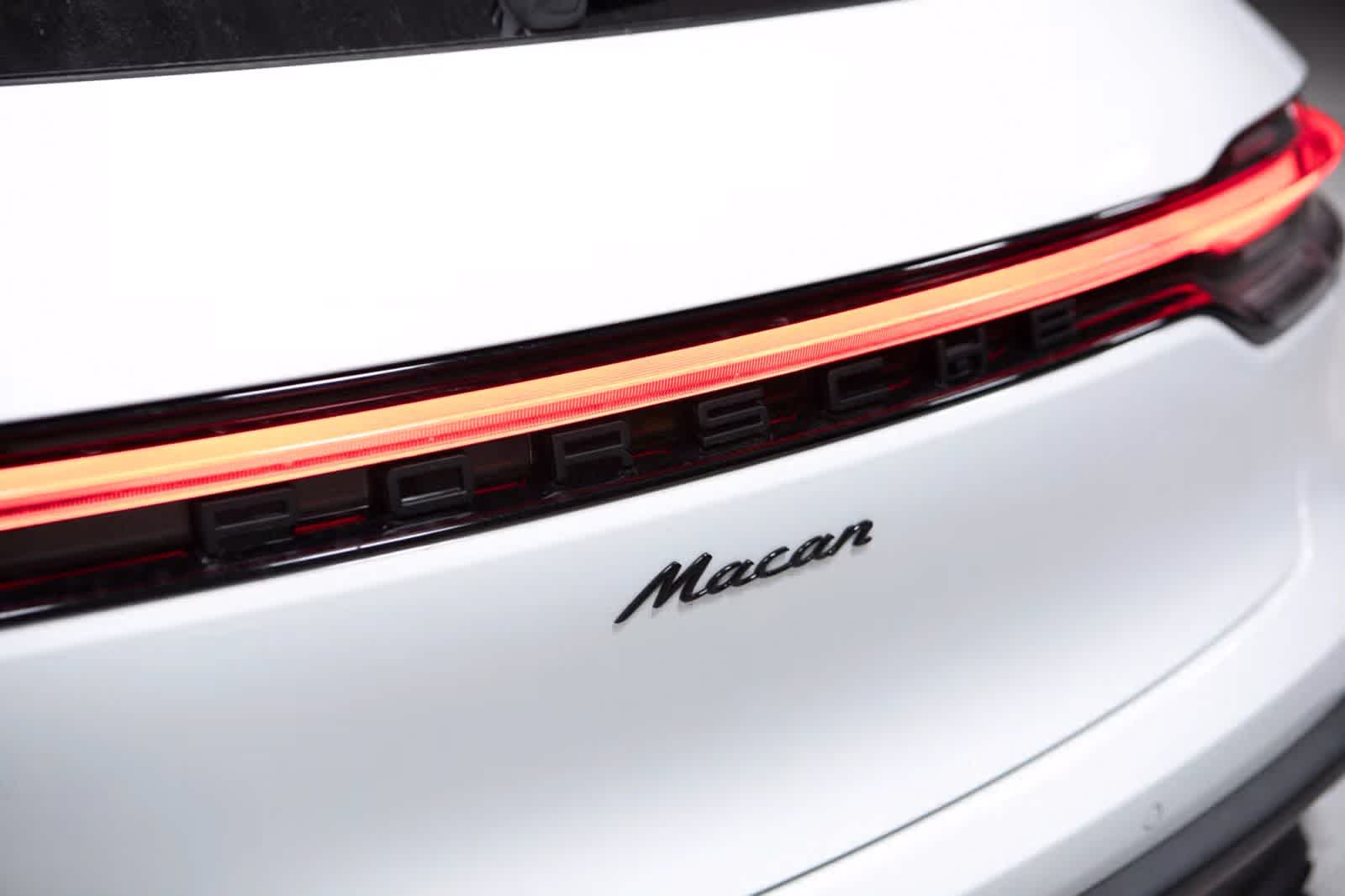 Thumbnail: 2026 Porsche Macan - 18