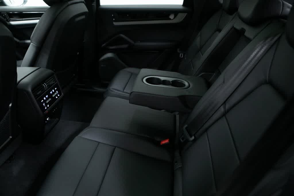 Thumbnail: 2025 Porsche Cayenne - 33