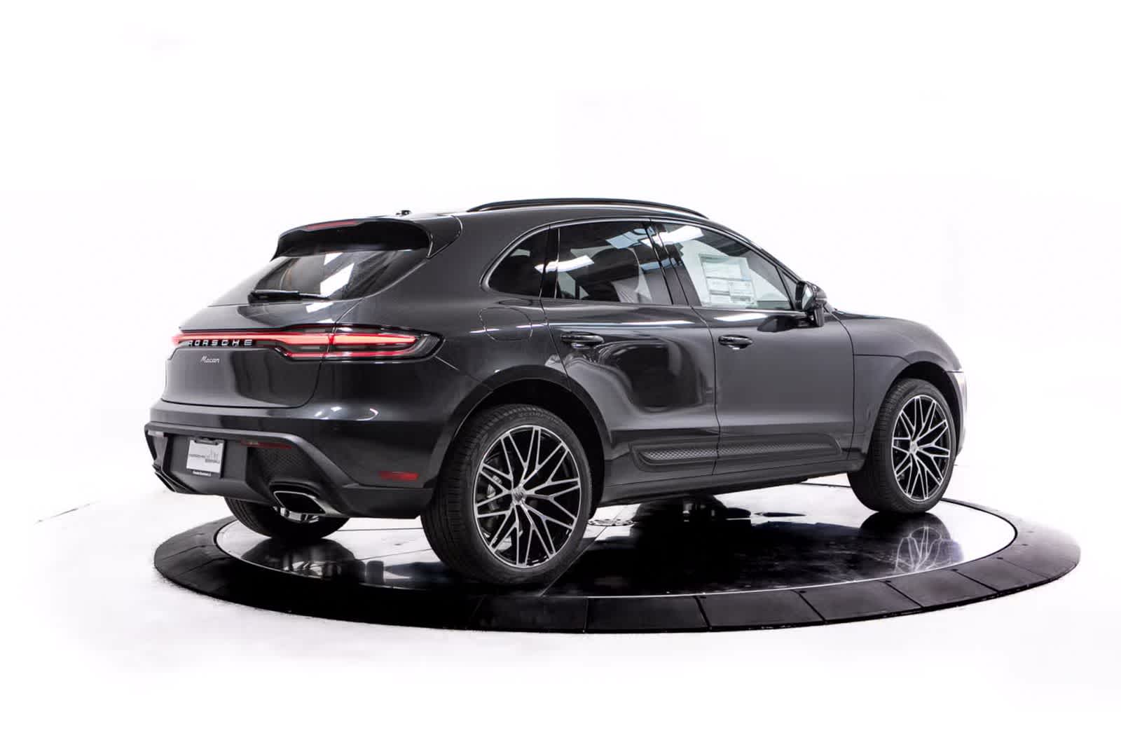Thumbnail: 2026 Porsche Macan - 7