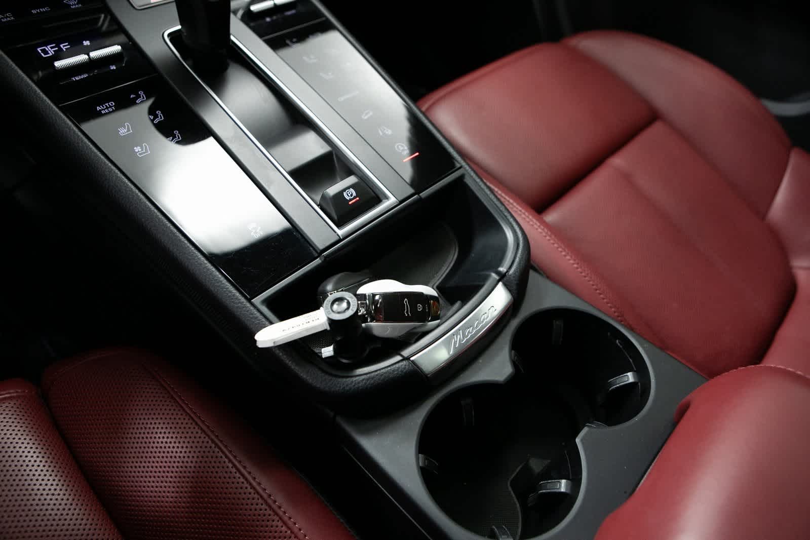 Thumbnail: 2024 Porsche Macan - 23