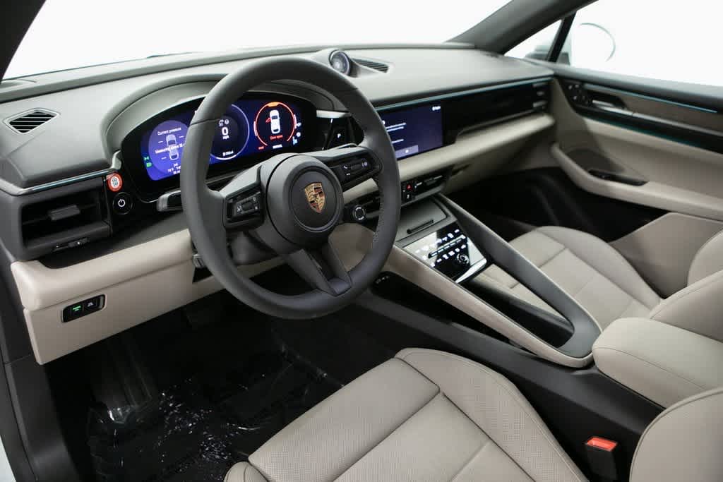 Thumbnail: 2025 Porsche Macan - 4