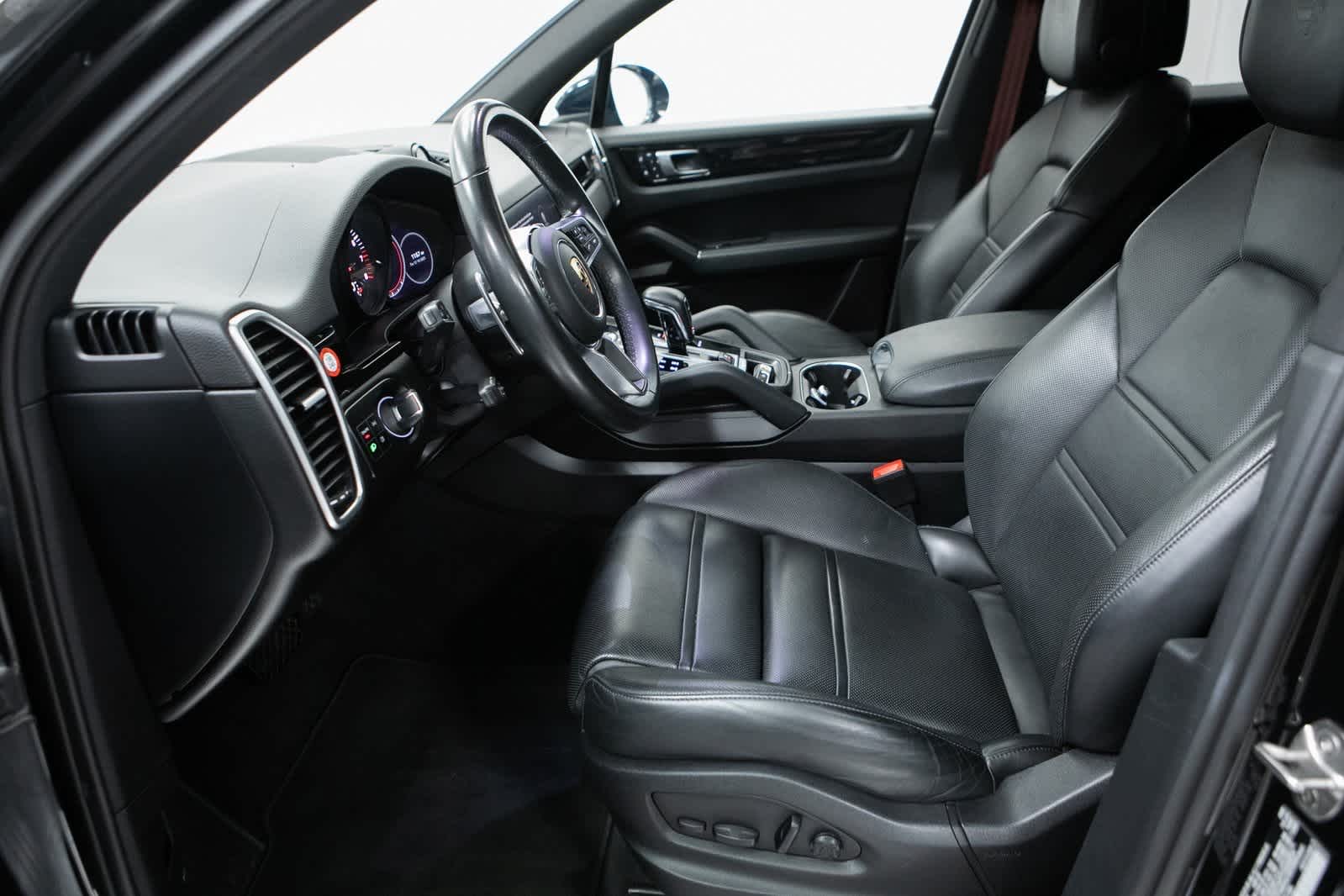 Thumbnail: 2023 Porsche Cayenne - 16