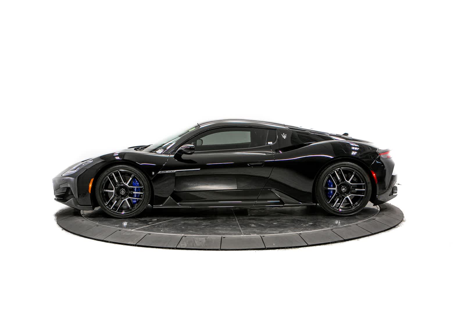 Thumbnail: 2023 Maserati MC20 - 2