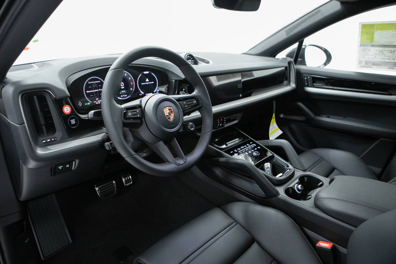 2026 Porsche Cayenne E-Hybrid Coupe S photo 3