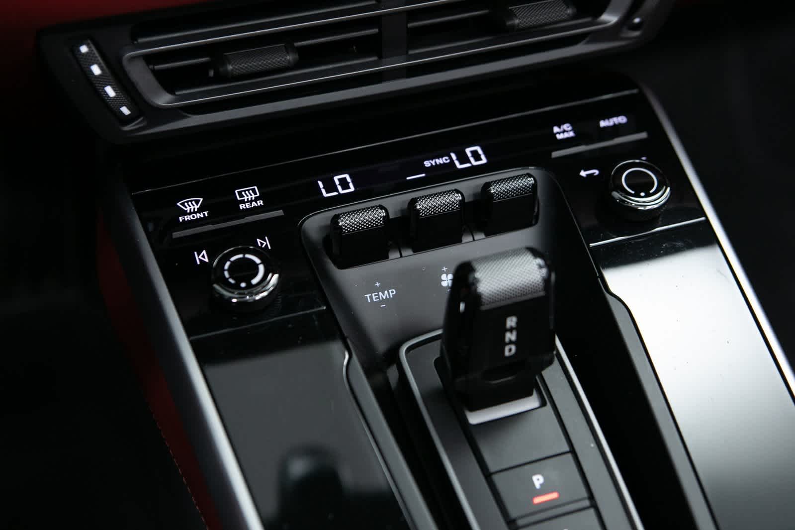 Thumbnail: 2023 Porsche 911 - 23