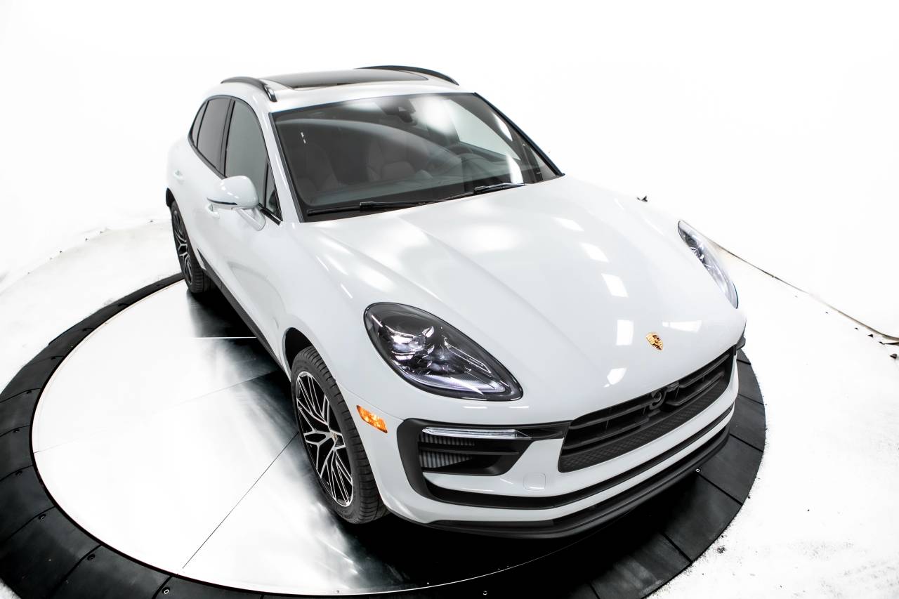 Thumbnail: 2025 Porsche Macan - 21