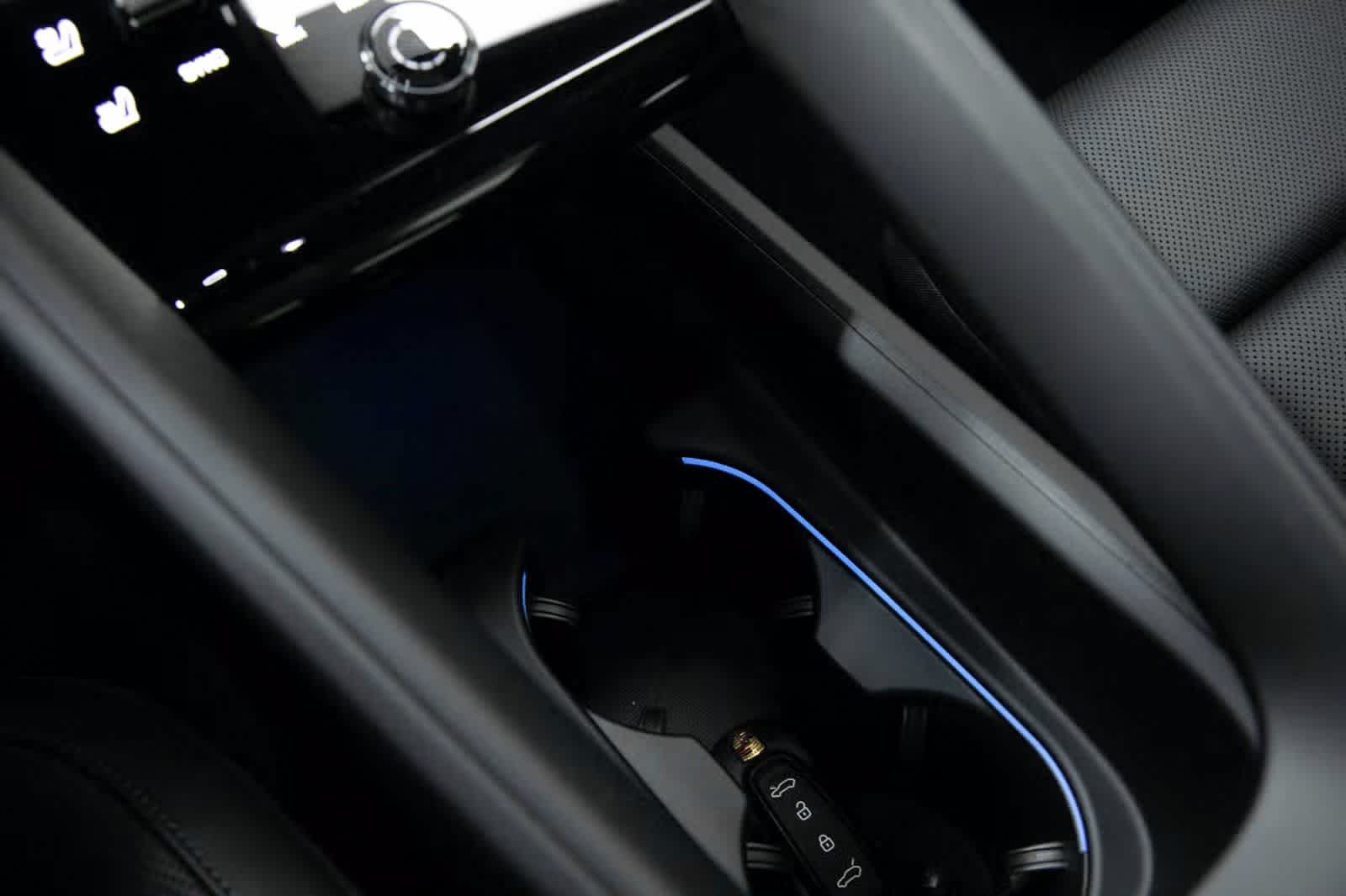 Thumbnail: 2025 Porsche Macan - 24