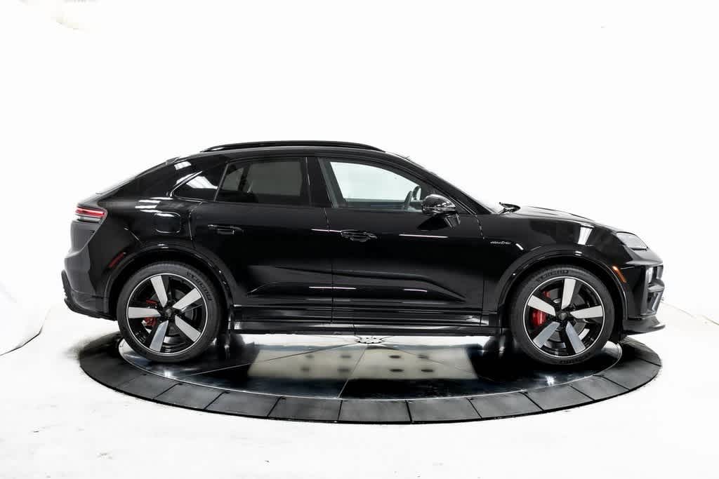 Thumbnail: 2025 Porsche Macan - 8