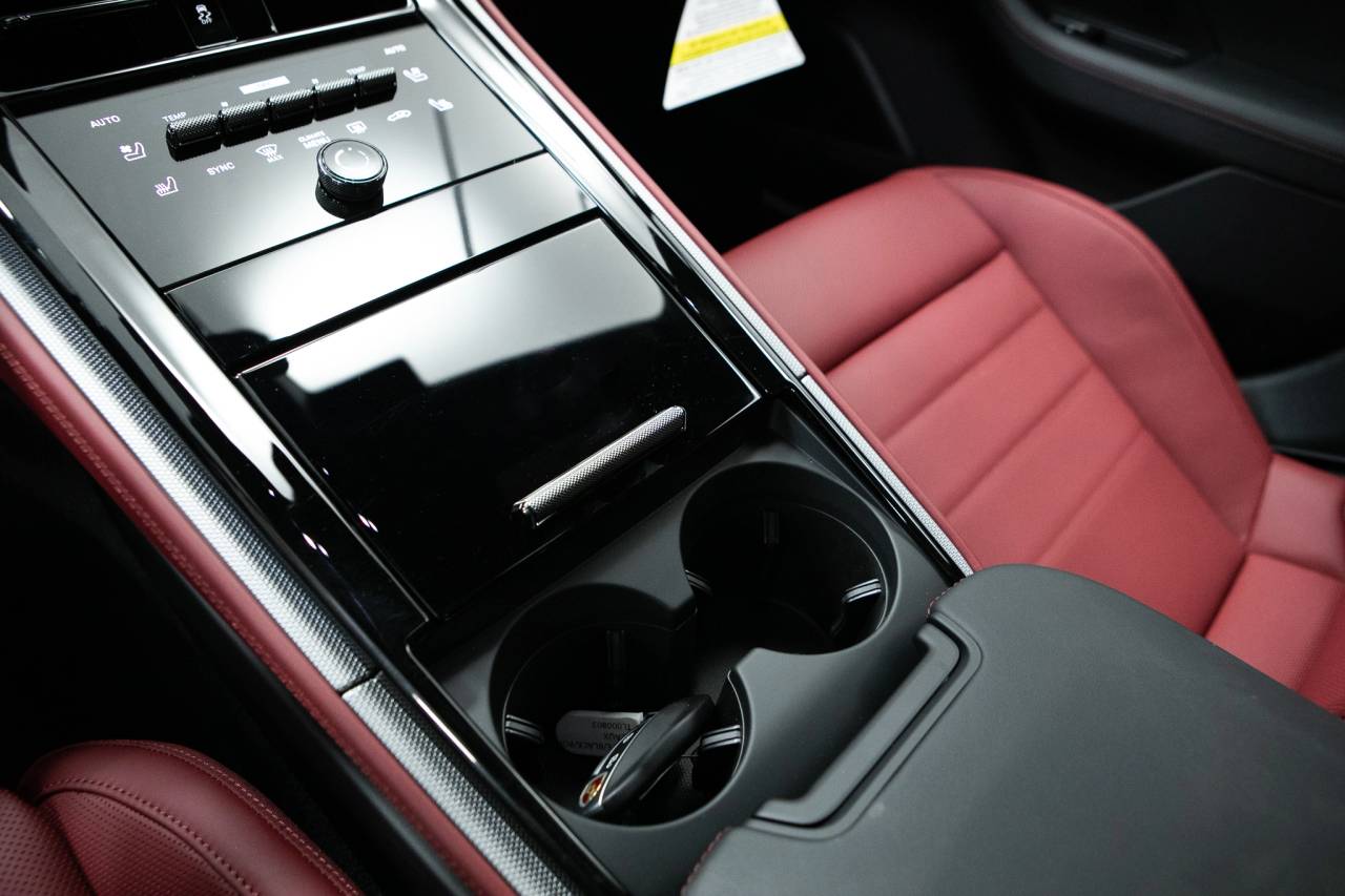 Thumbnail: 2026 Porsche Panamera - 33