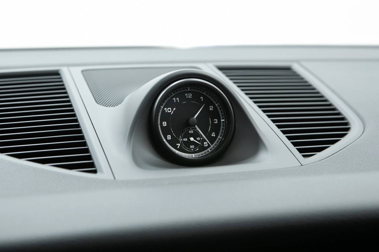 Thumbnail: 2026 Porsche Macan - 32