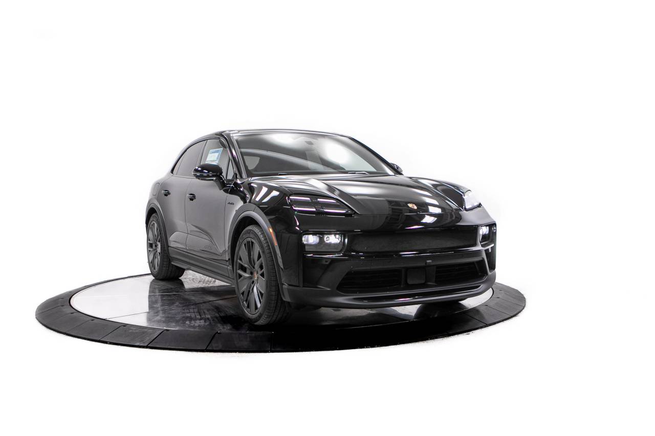 Thumbnail: 2026 Porsche Macan - 9