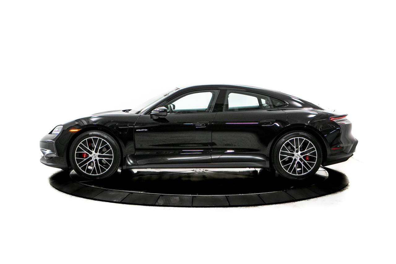 Thumbnail: 2026 Porsche Taycan - 2