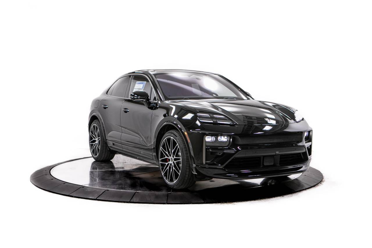Thumbnail: 2026 Porsche Macan - 9