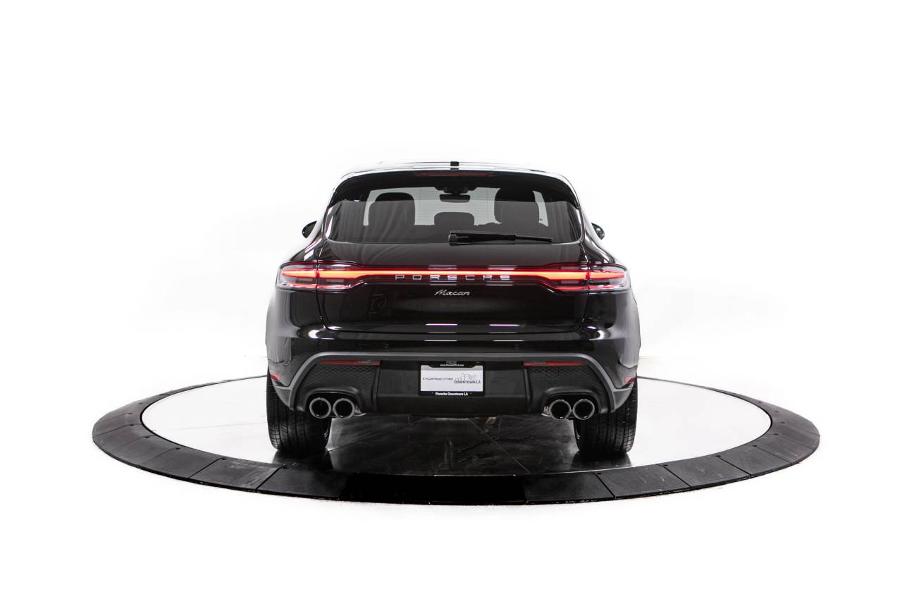 Thumbnail: 2026 Porsche Macan - 6