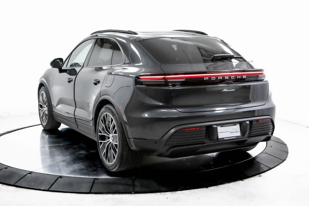 Thumbnail: 2025 Porsche Macan - 3