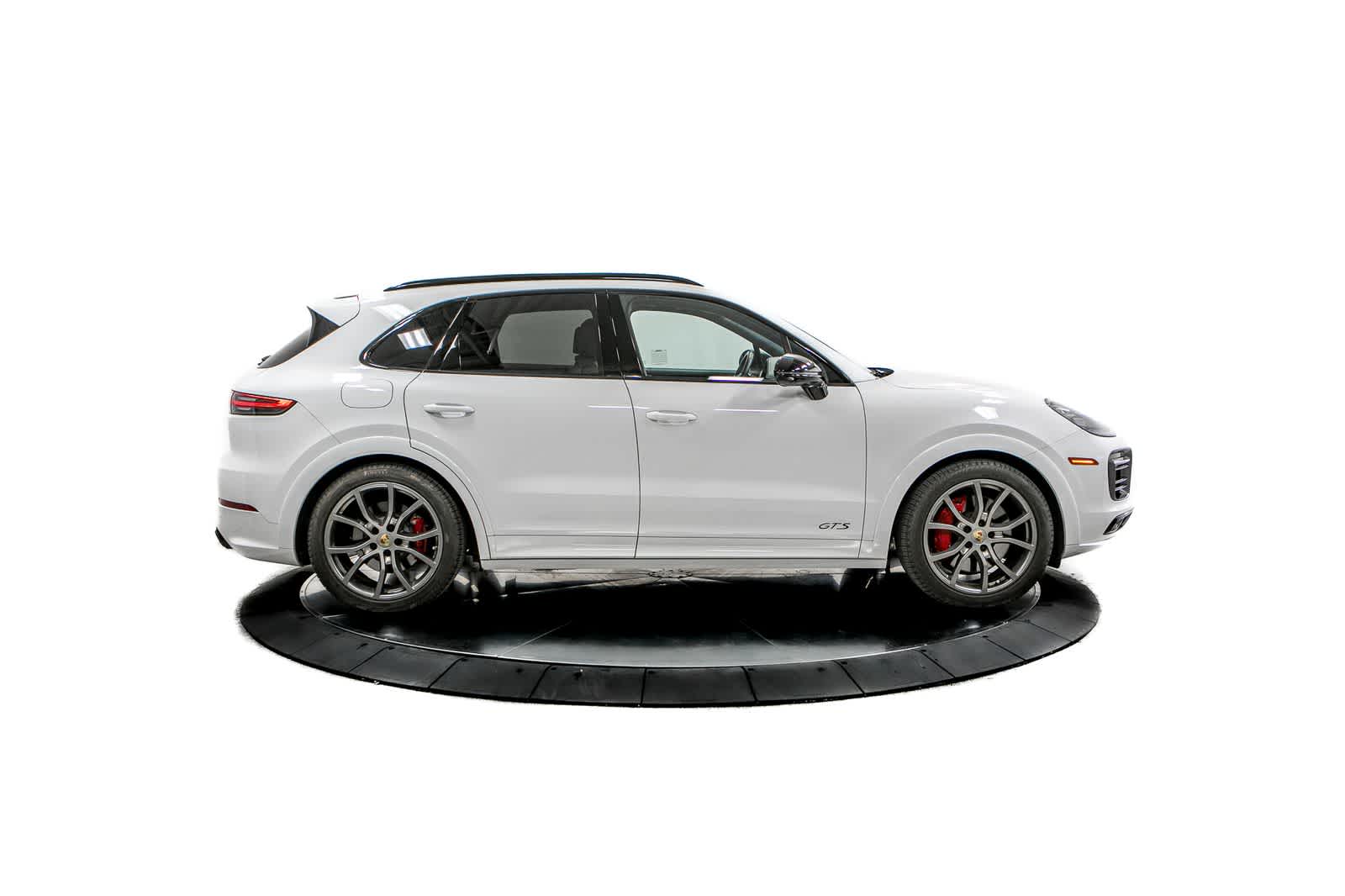 Thumbnail: 2023 Porsche Cayenne - 8