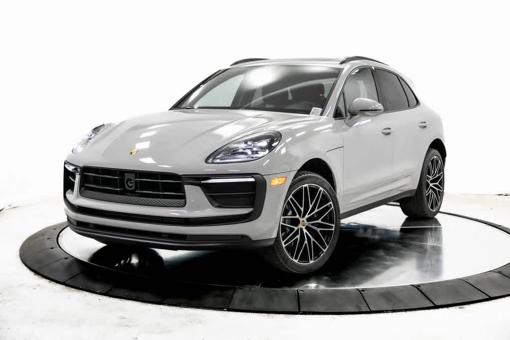 Thumbnail: 2025 Porsche Macan - 1