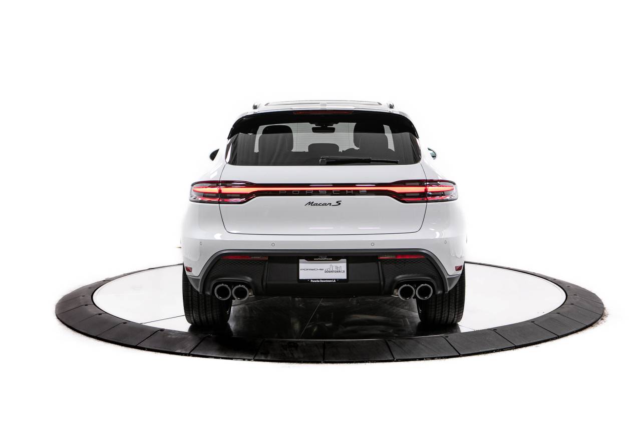 Thumbnail: 2026 Porsche Macan - 6