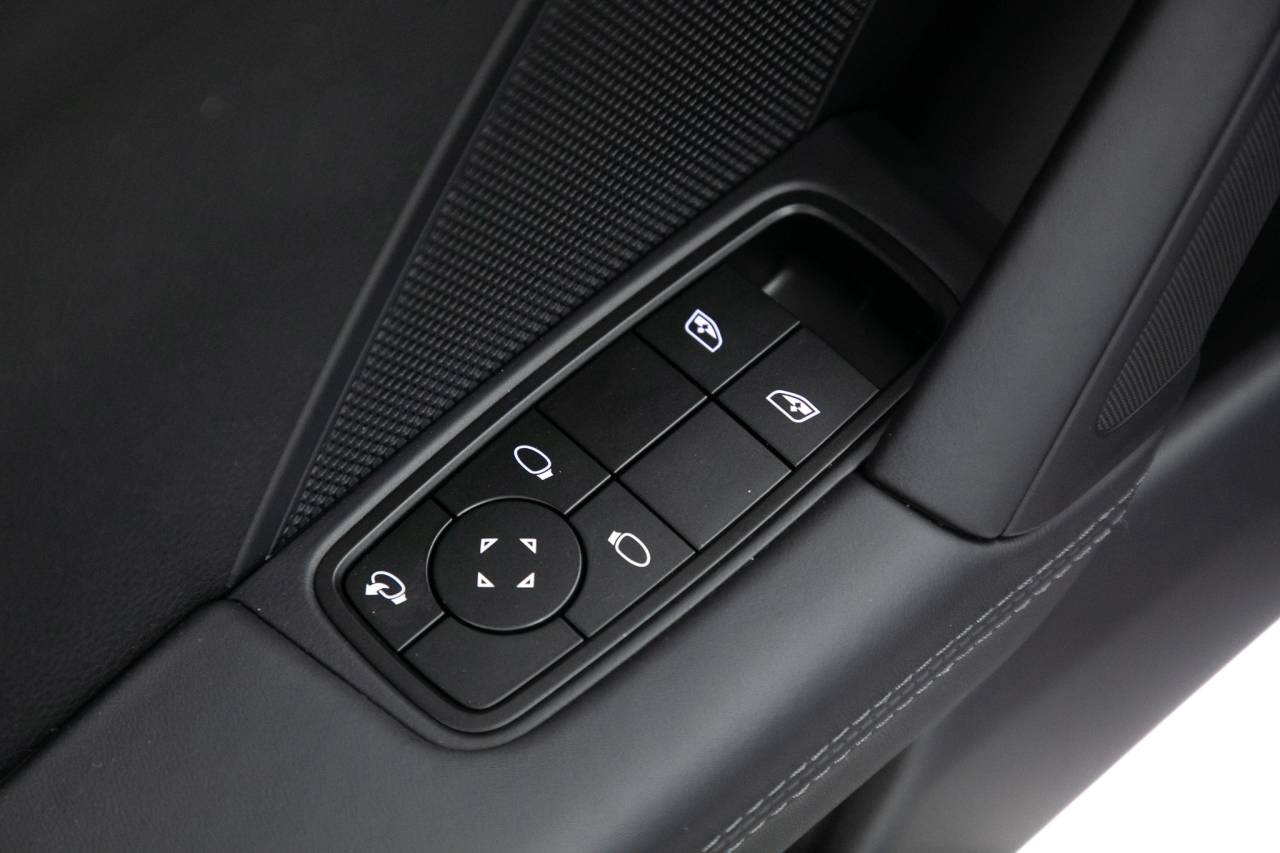 Thumbnail: 2025 Porsche 911 - 25