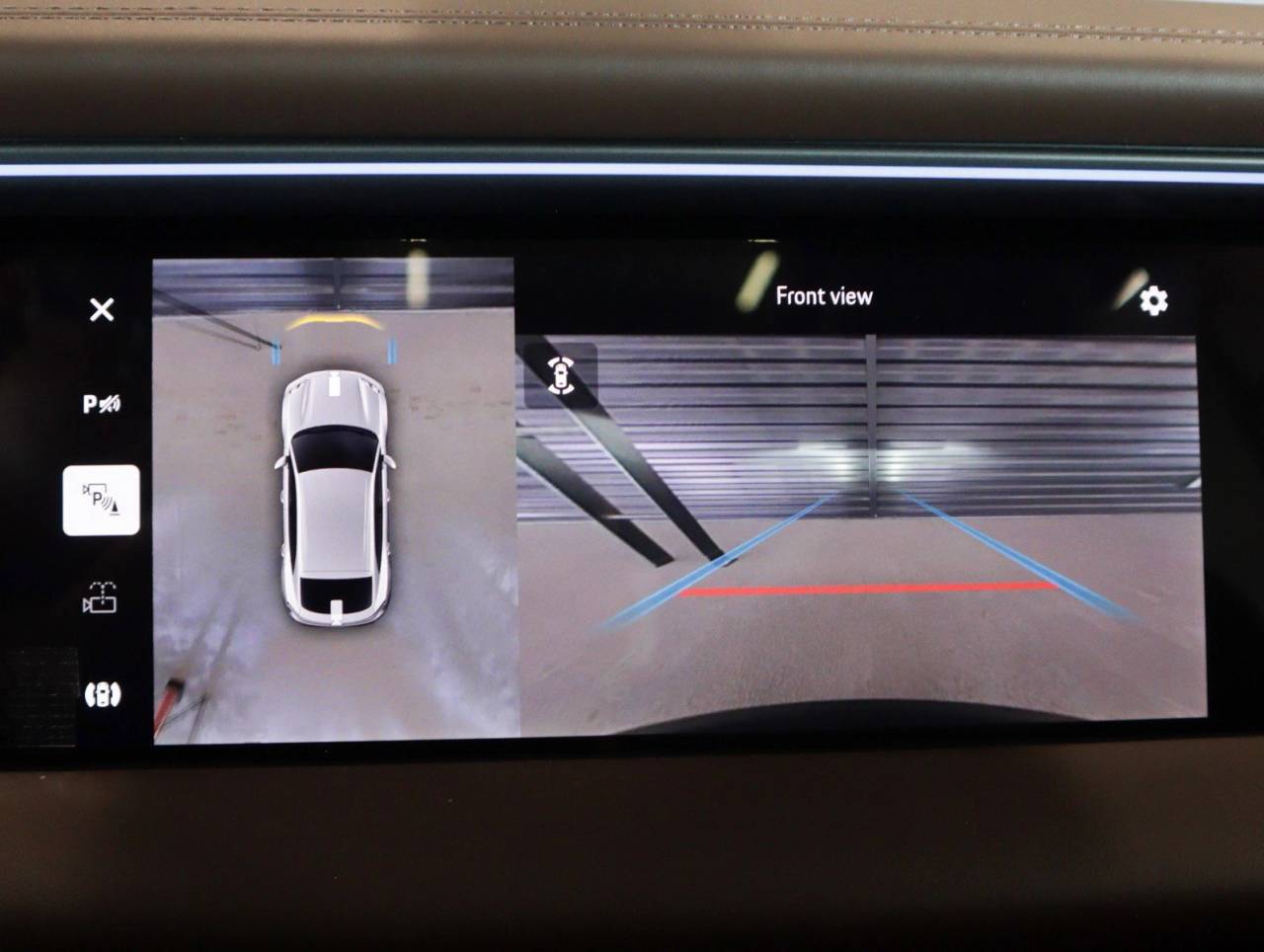 Thumbnail: 2025 Porsche Macan - 21