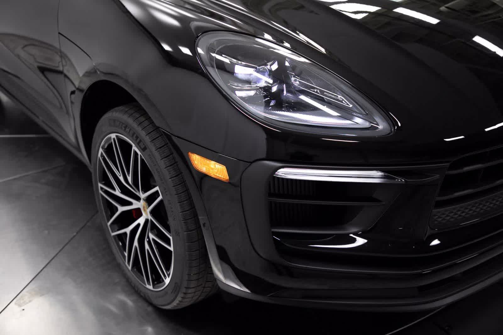 Thumbnail: 2025 Porsche Macan - 12