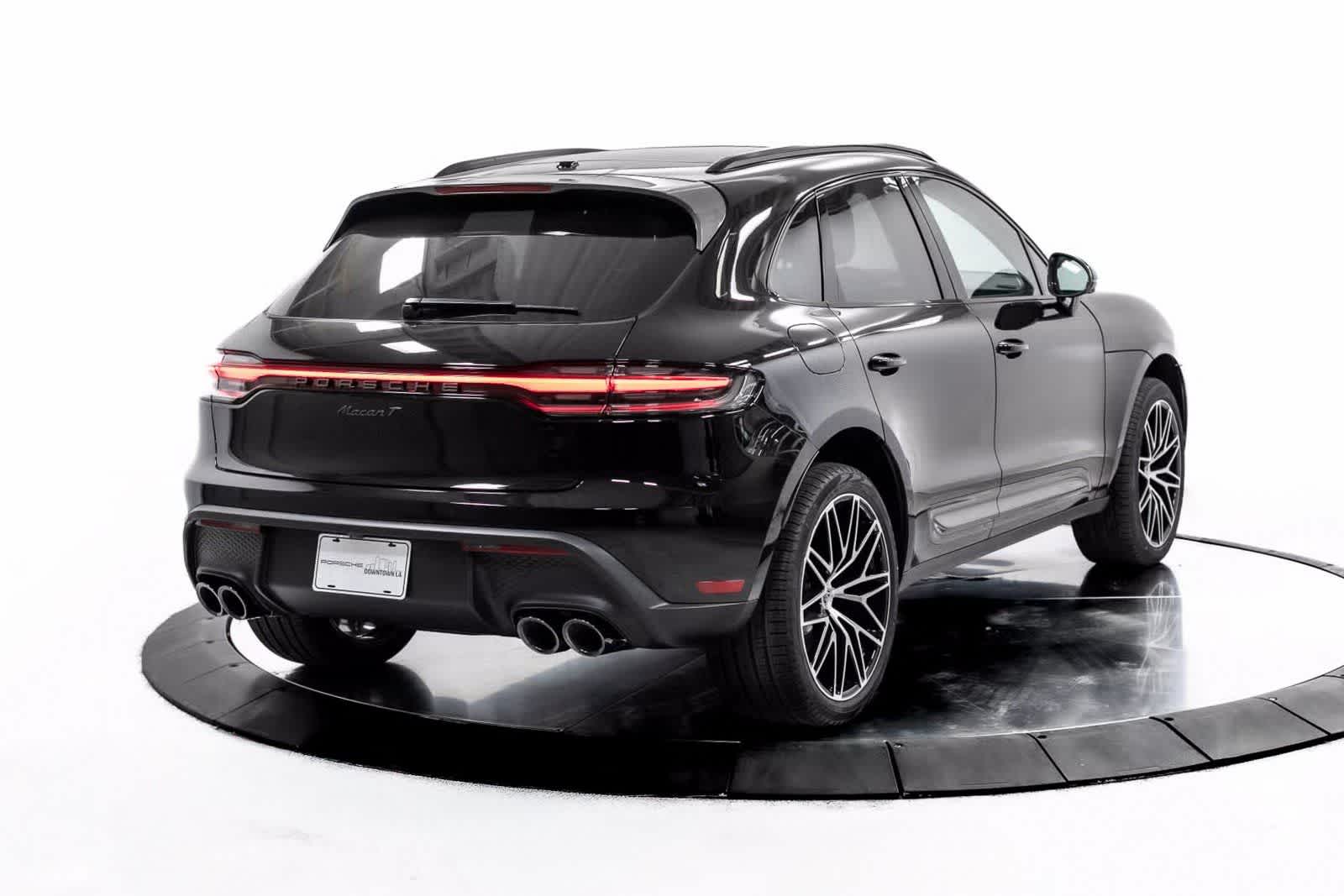 Thumbnail: 2025 Porsche Macan - 7