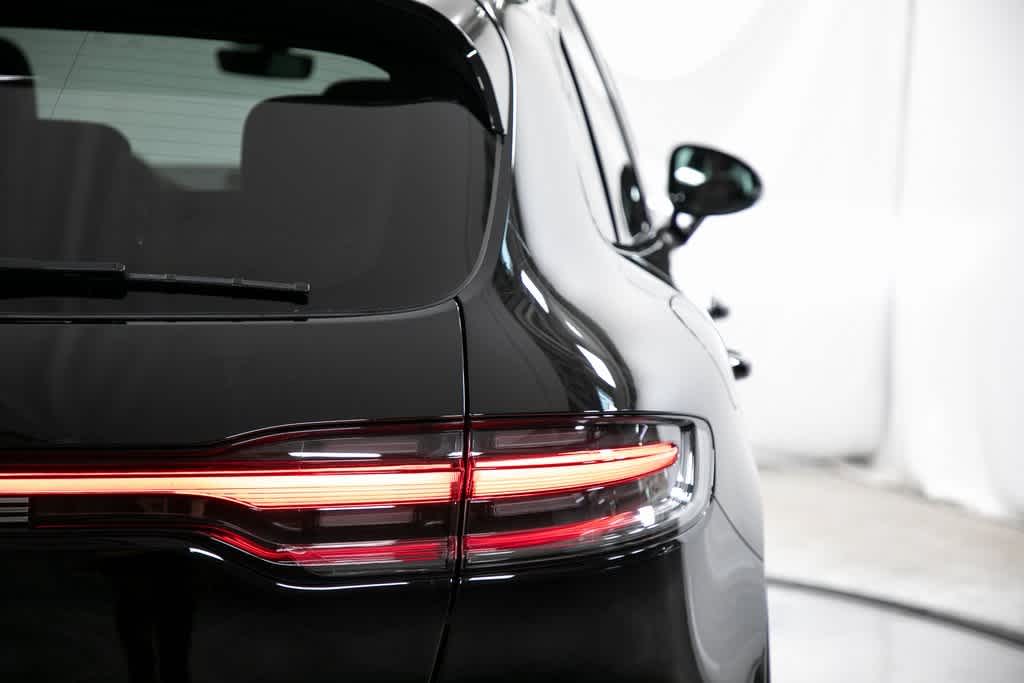 Thumbnail: 2025 Porsche Macan - 39