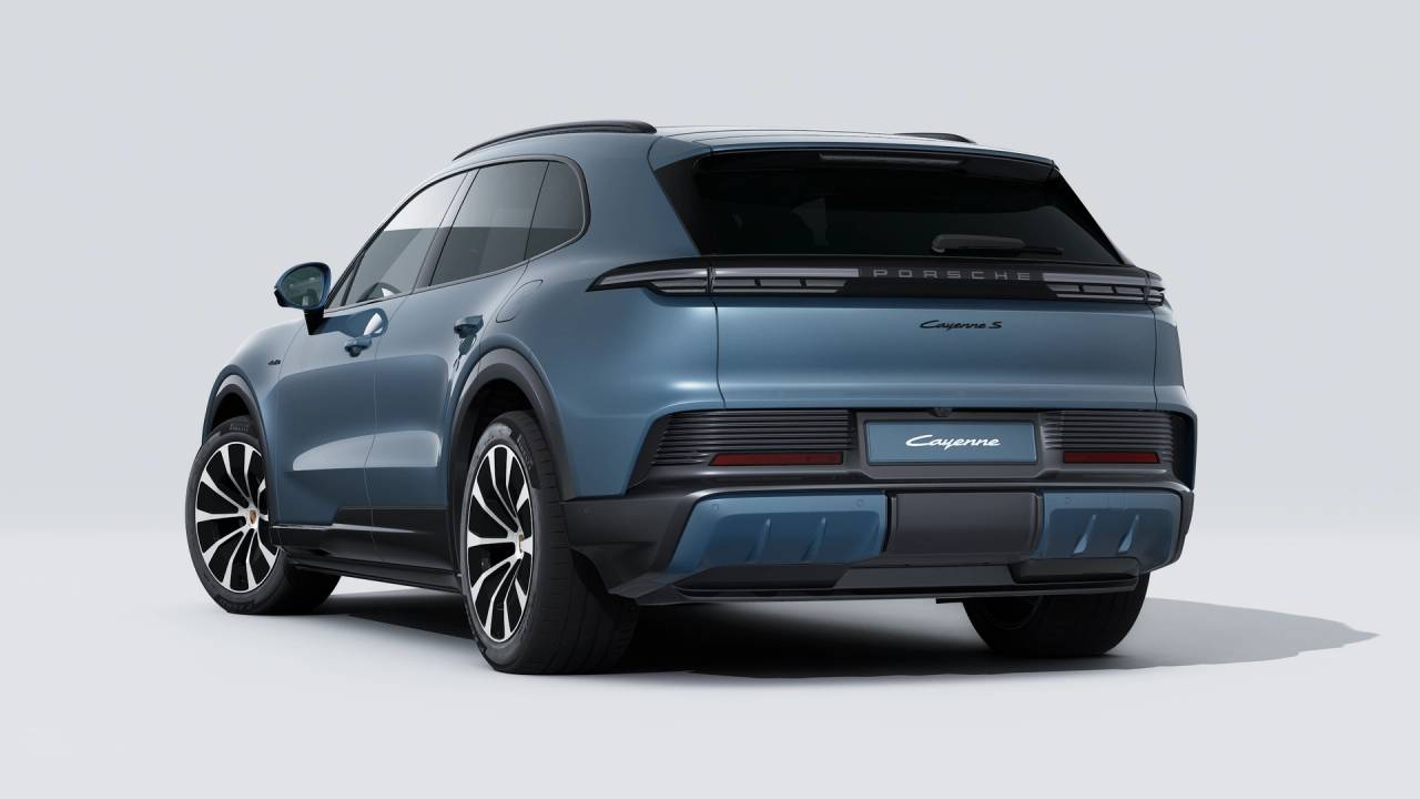 Thumbnail: 2026 Porsche Cayenne - 3