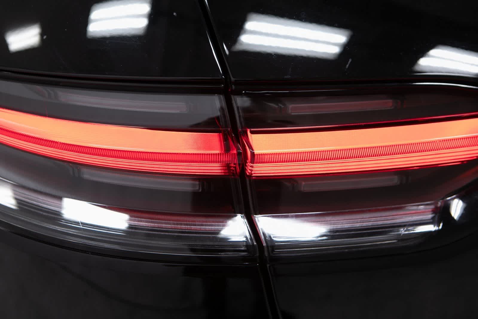 Thumbnail: 2025 Porsche Macan - 36