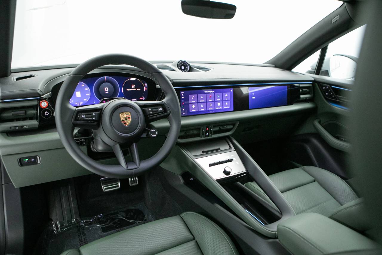 Thumbnail: 2026 Porsche Macan - 19