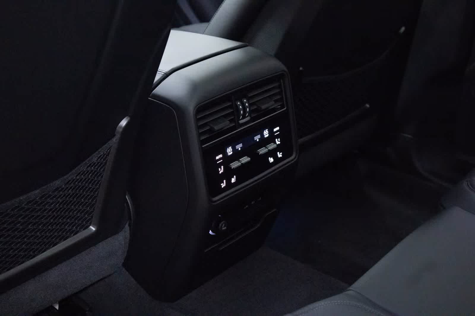 Thumbnail: 2025 Porsche Cayenne - 36