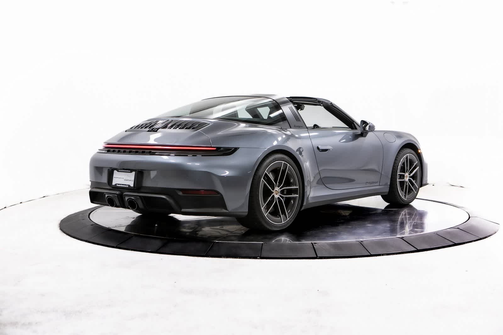 Thumbnail: 2025 Porsche 911 - 7