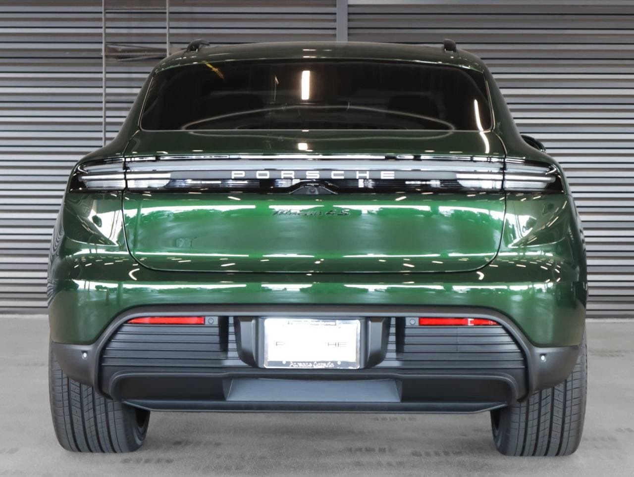 Thumbnail: 2025 Porsche Macan - 9