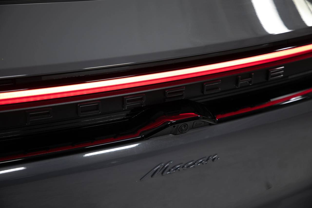 Thumbnail: 2025 Porsche Macan - 18