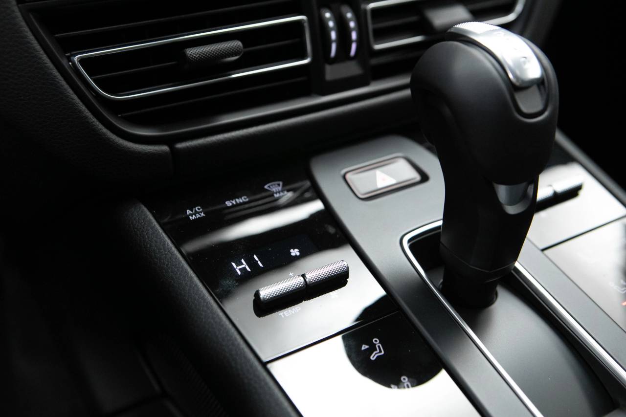 Thumbnail: 2026 Porsche Macan - 28