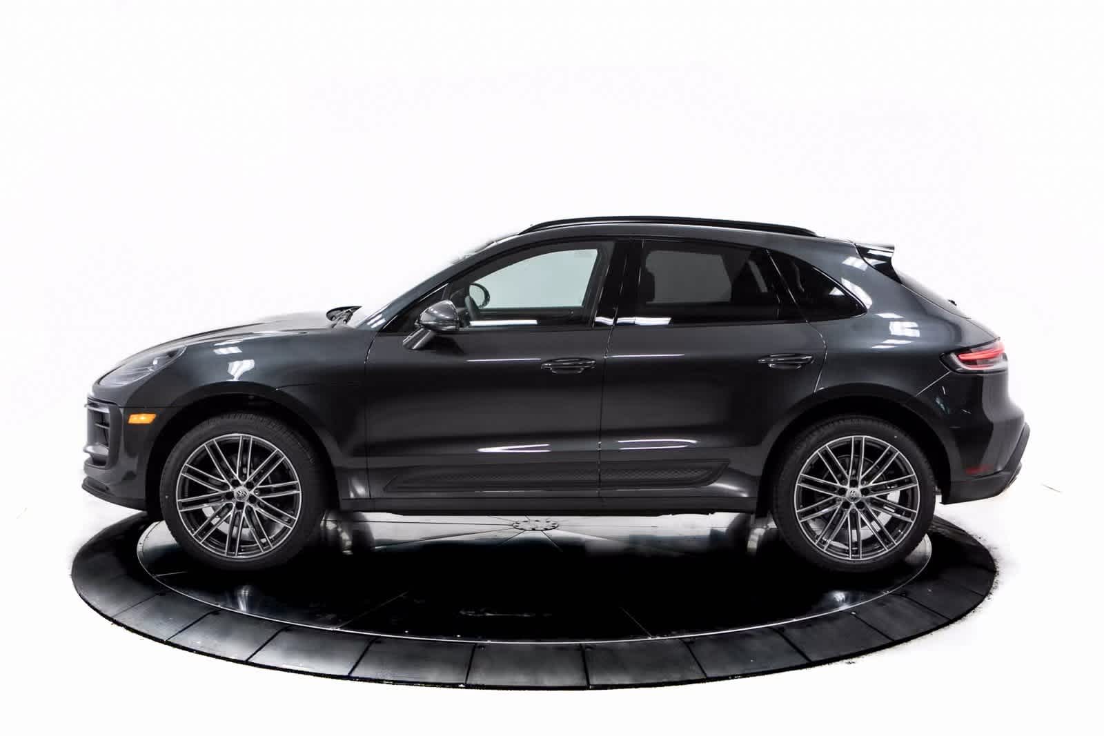 Thumbnail: 2025 Porsche Macan - 2