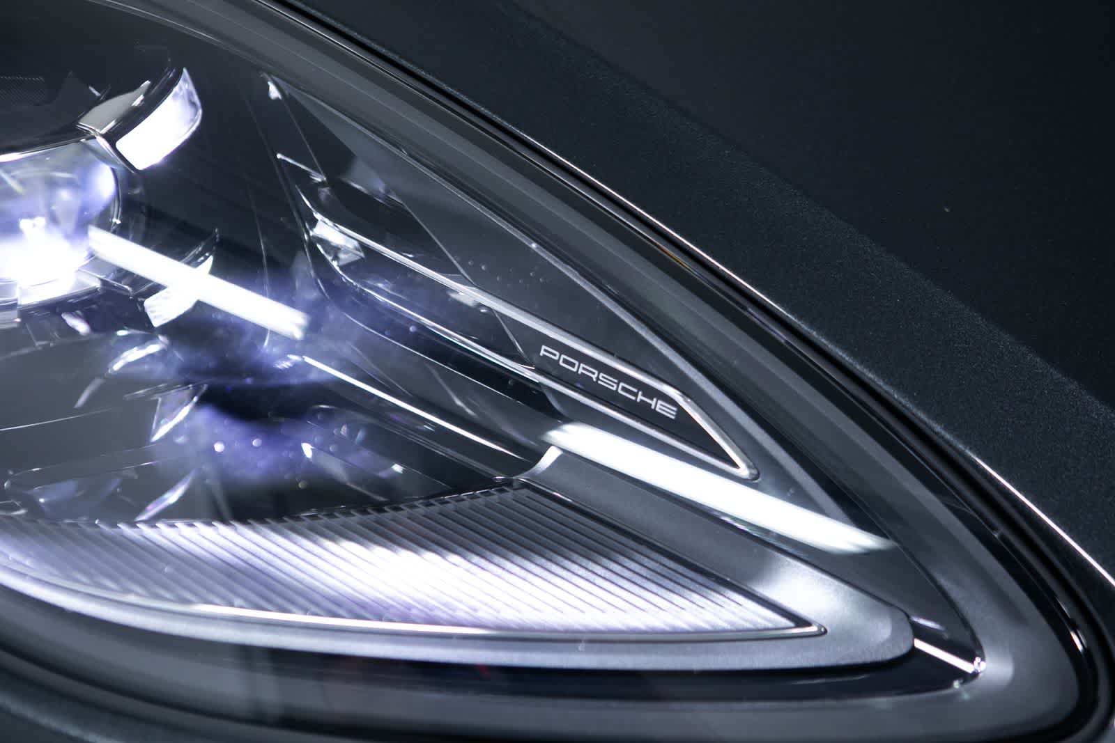 Thumbnail: 2026 Porsche Macan - 16