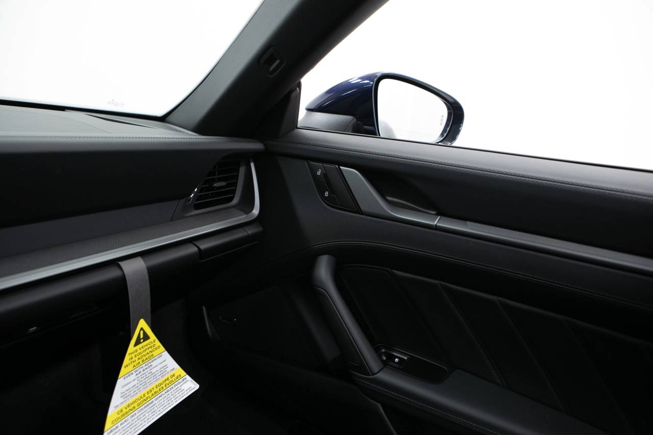 Thumbnail: 2026 Porsche 911 - 30